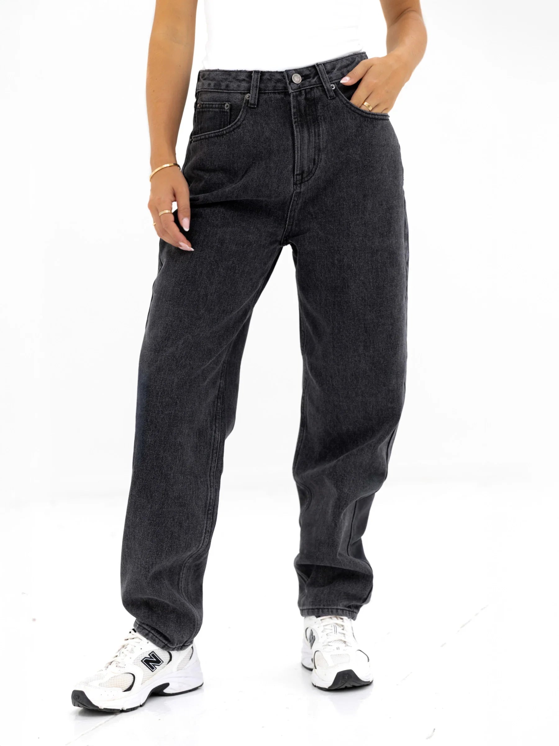 Blakely Mom Jeans - Washed Black