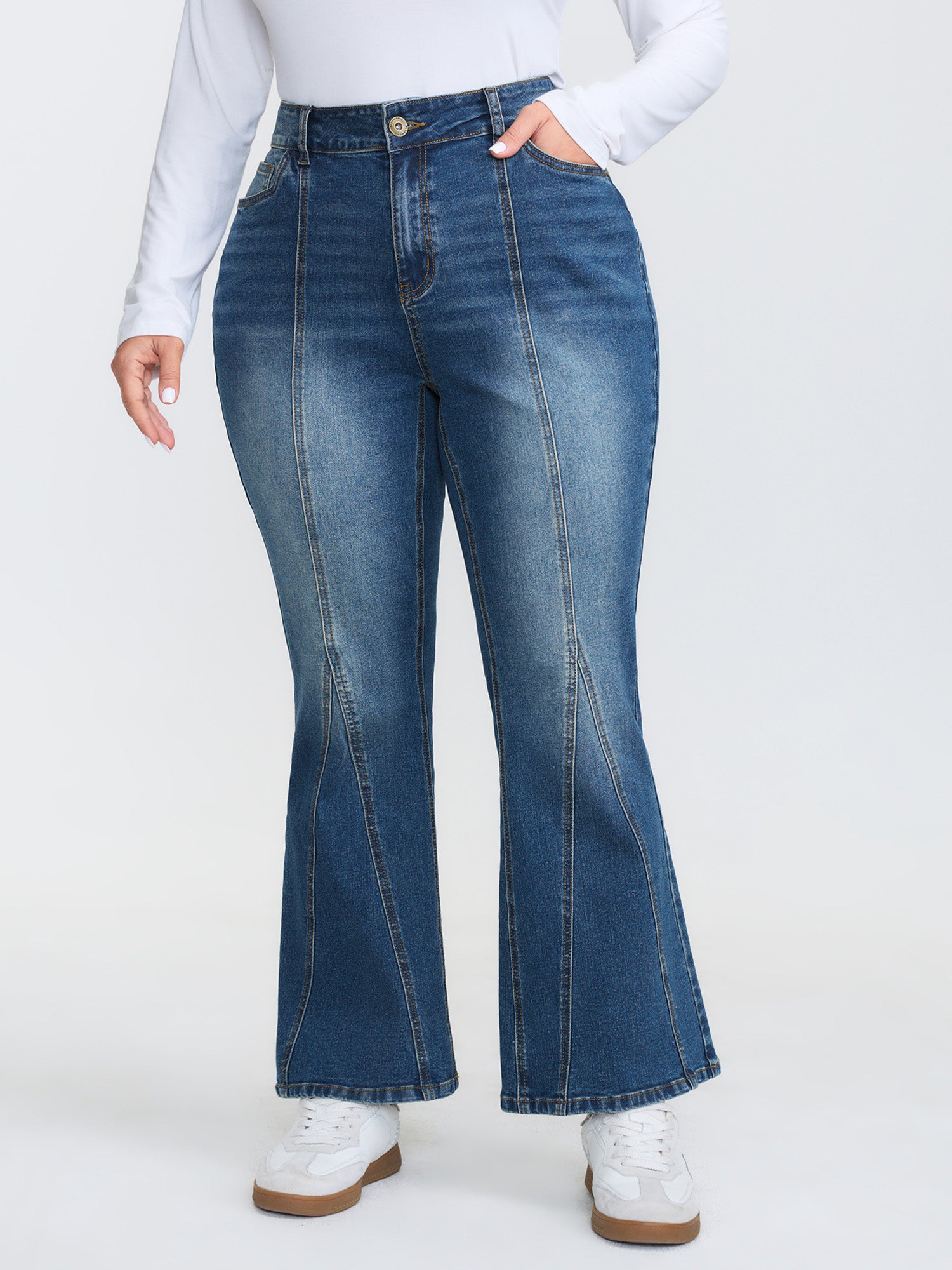 Stretchy Seamed Mid-Rise Flared Jeans