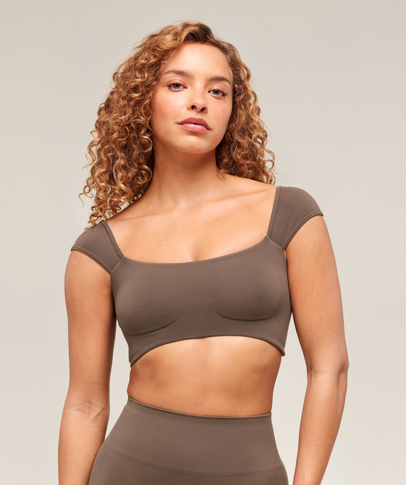 Gymshark Soft Sculpt Cap Sleeve Bralette - Walnut Brown