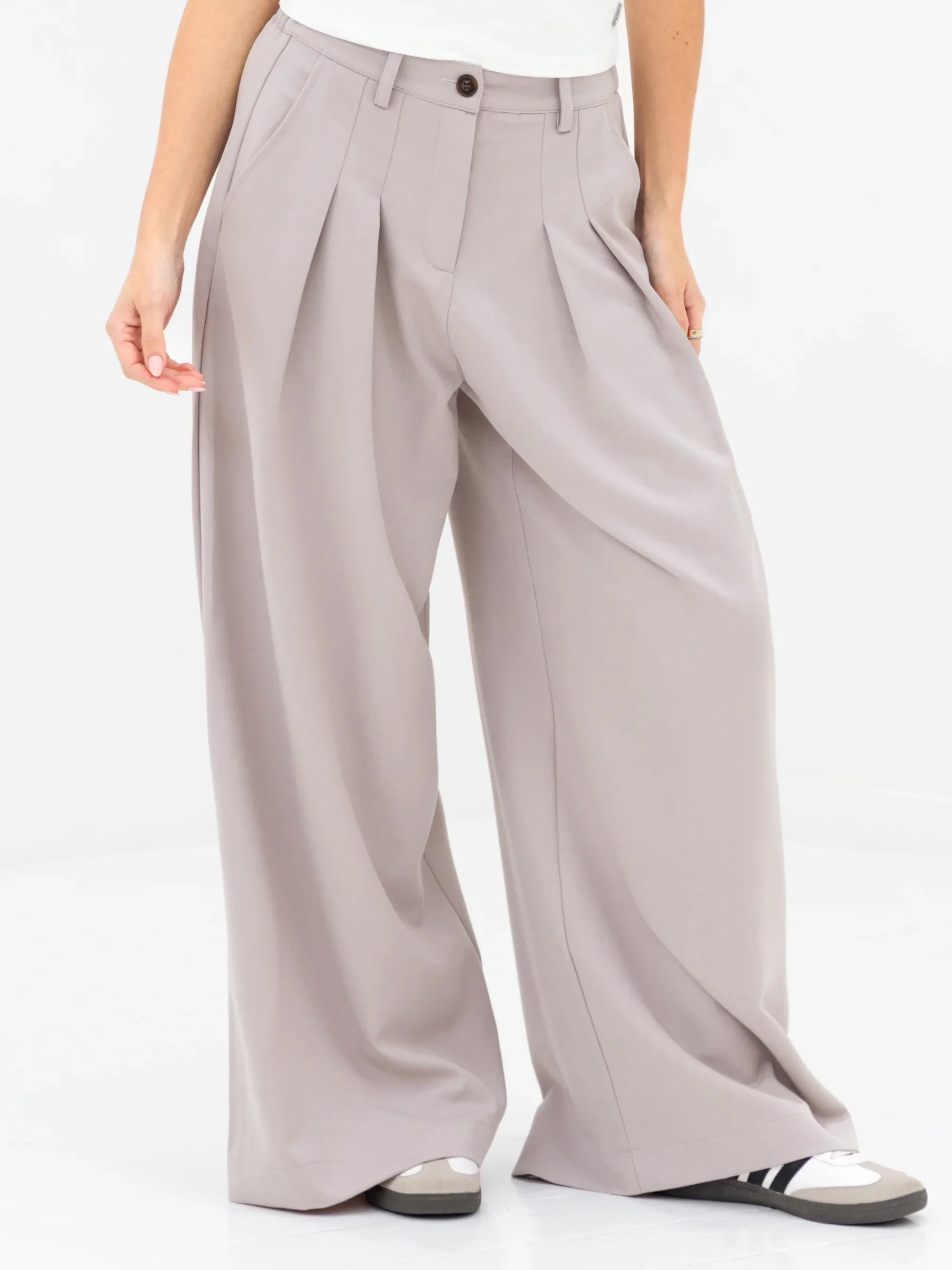 Ali Pleated Trousers - Pebble