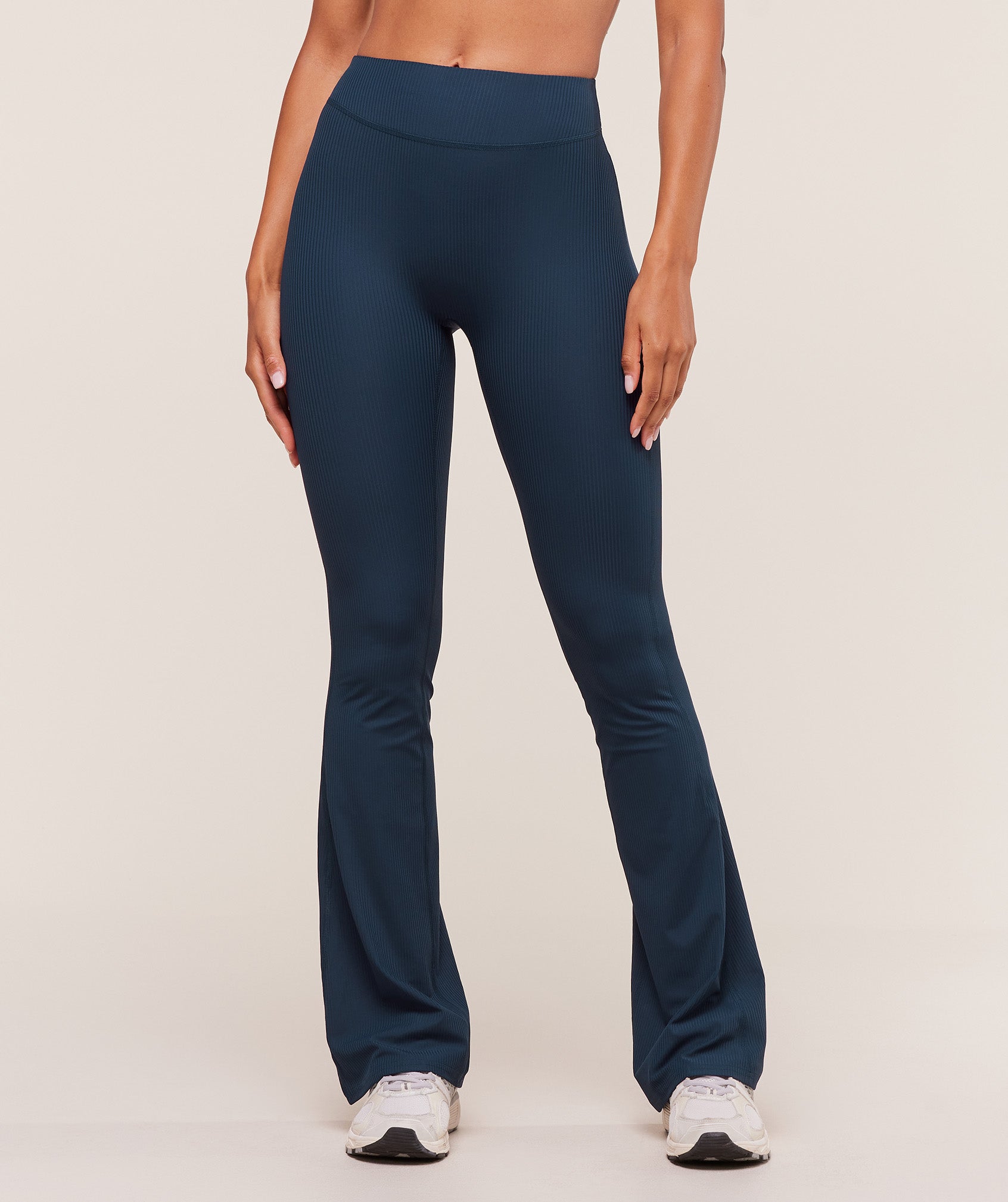 Gymshark Ribbed Flared Leggings - Navy