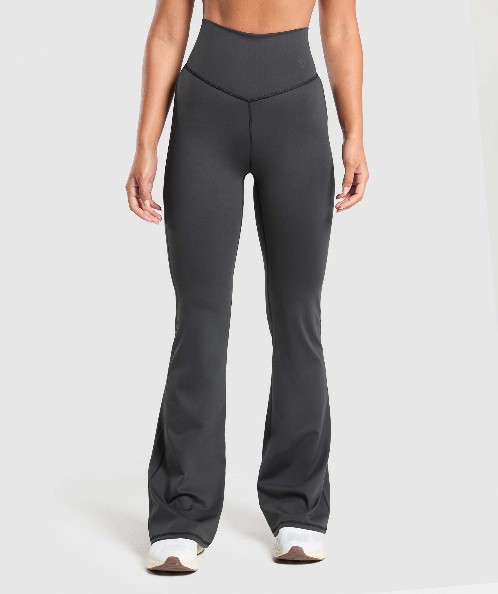 Gymshark Elevate Flared Leggings 2.0 - Black